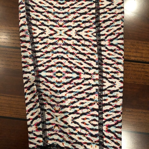 Charlie jade multicolored leggings, size Large - Picture 2 of 4